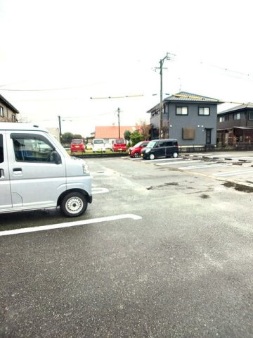 ブライドガーデンⅠ　Ｃの駐車場|駐車スペースもあります
