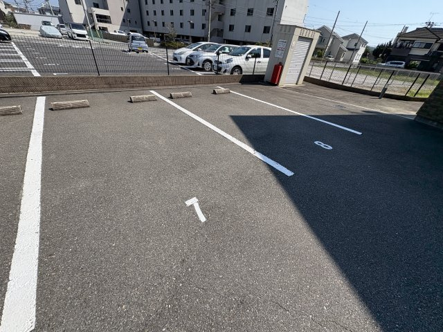 リヴィエールの駐車場