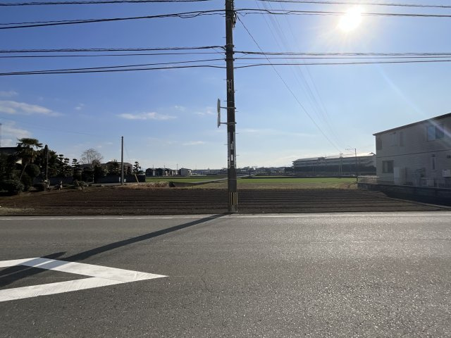 朝倉郡筑前町野町　売り土地の前面道路含む現地写真