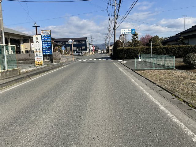 朝倉郡筑前町野町　売り土地の前面道路含む現地写真
