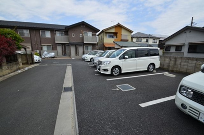 【駐車場】 | サニーハイツ | 駐車スペースもあります