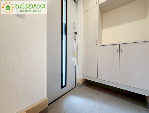 いわき市四倉上仁井田2期　新築戸建　1号棟の玄関|鍵や小物類を置けるスペースが確保できるため、散らかりがちな玄関をすっきりと保てます。