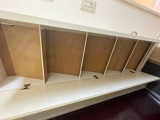 【玄関】 | レオパレス砂子町 | 備品や設備仕様は号室等により異なるため現地をご確認ください。