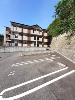 【駐車場】 | ヴィオラＧ | 駐車場に車を止められます