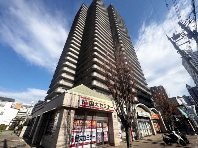 フォーラスタワー所沢の外観