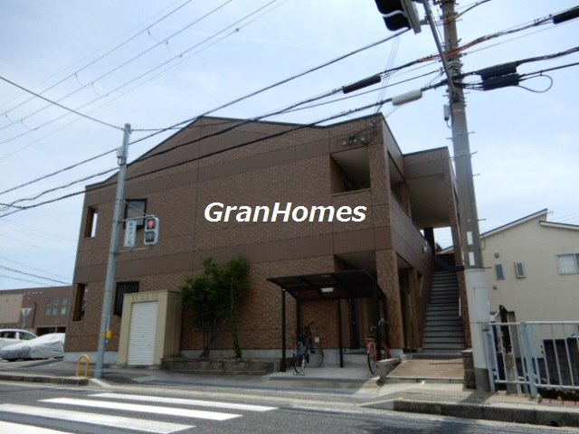 エイトピア八木の外観
