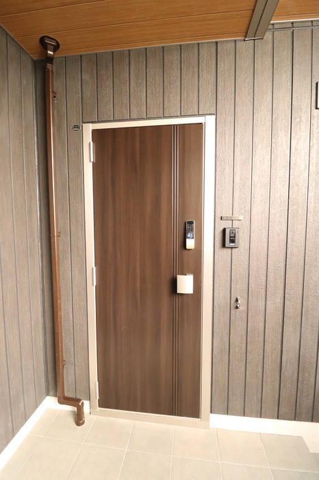 RESUA茶畑Bの玄関