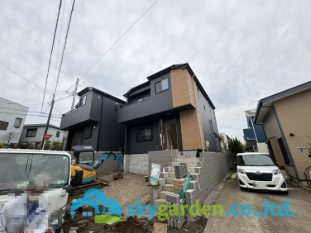 藤沢市善行３丁目２期　全2棟2号棟の前面道路含む現地写真