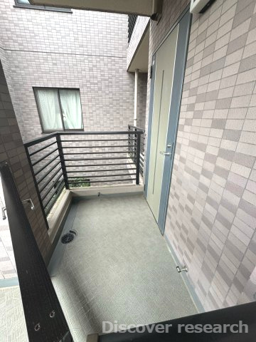 グランヴェール国分寺壱番館の玄関