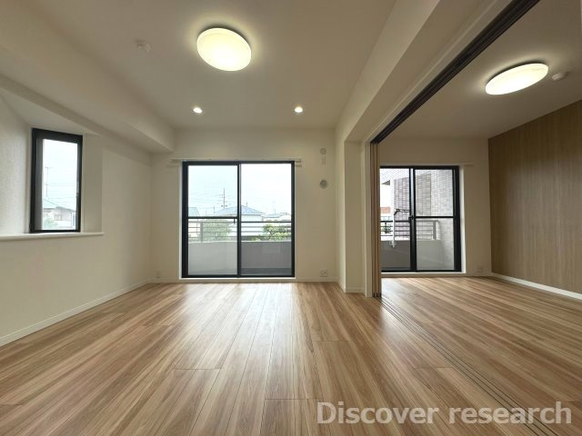 グランヴェール国分寺壱番館の居間・リビング