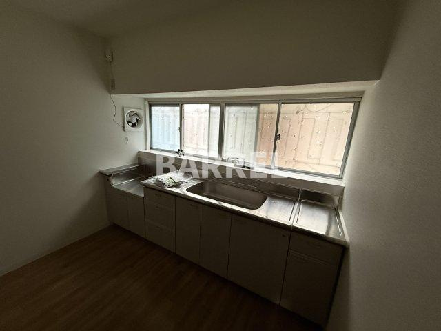 豊中市稲津町2丁目戸建のキッチン