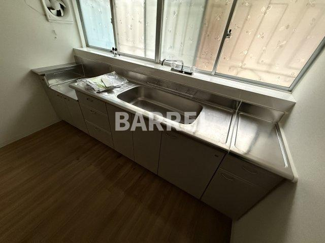 豊中市稲津町2丁目戸建のキッチン