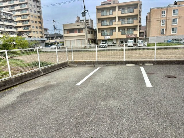 コーポ堂の前の駐車場