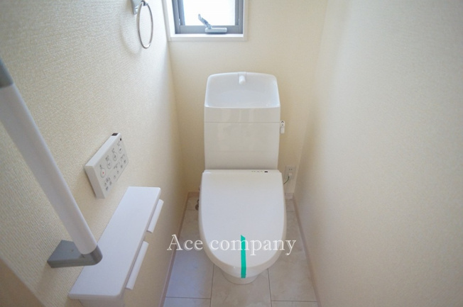 【トイレ】 | 八尾市小畑町2丁目　【1号棟/全4棟】 | トイレは1階と2階の各階に完備♪ともに同形状のシャワートイレです☆