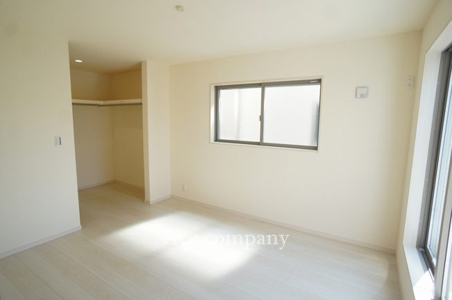 【寝室】 | 八尾市小畑町2丁目　【1号棟/全4棟】 | 【2階：洋室7帖】大容量のウォークインクローク完備です！