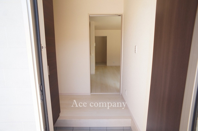 【玄関】 | 八尾市小畑町2丁目　【1号棟/全4棟】 | 玄関人感センサー照明付きです☆