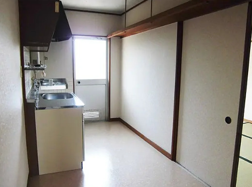 静岡県伊豆の国市1棟投資用マンション「満室想定21.61％」のキッチン
