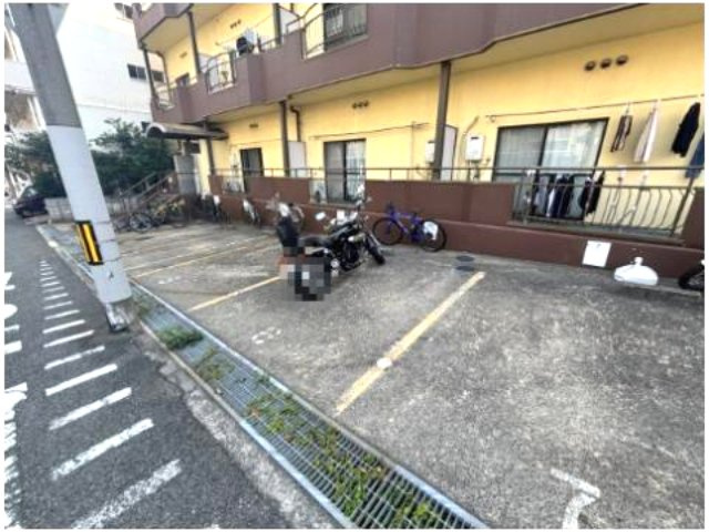 三景マンションの駐車場