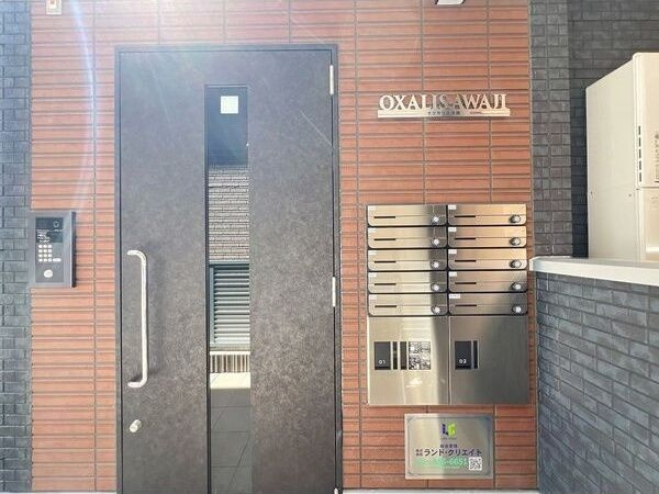 オクサリス淡路のエントランス