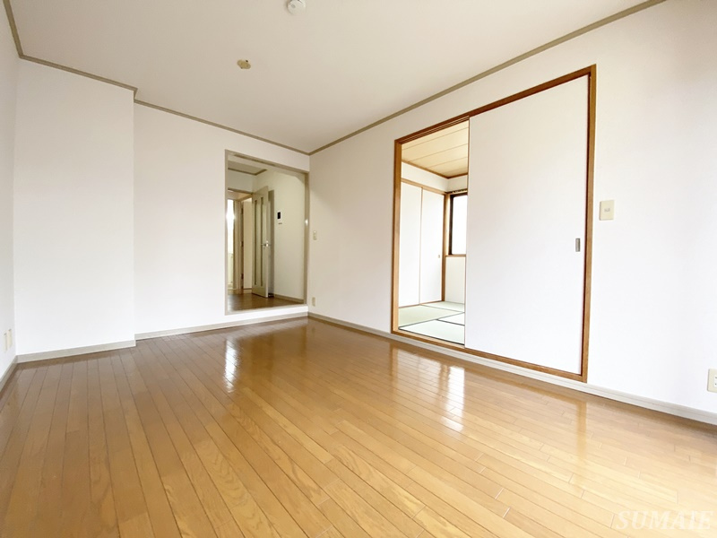 櫻の居間・リビング|別角度から見た9帖のリビングです☆