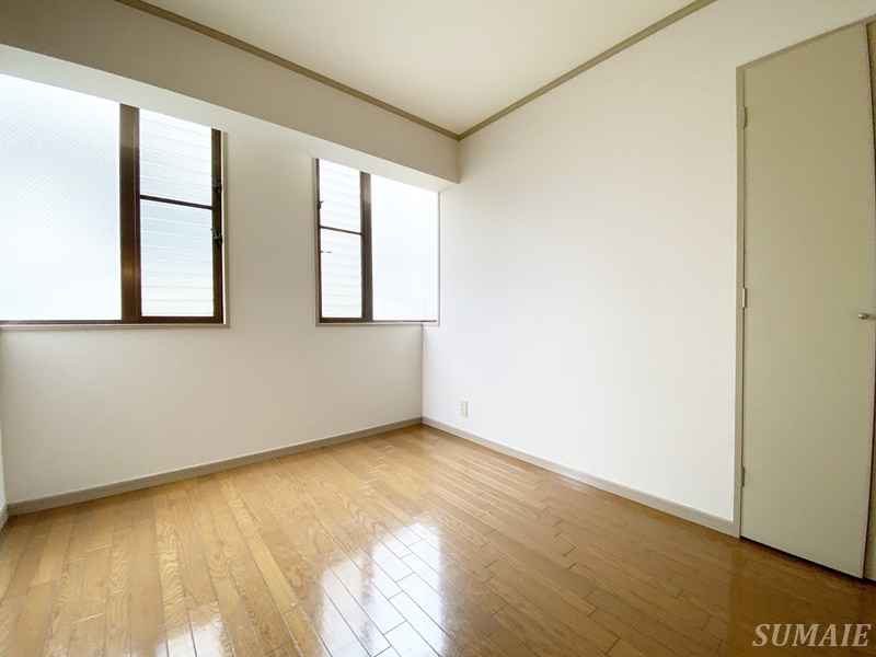 櫻の寝室|5帖の洋室です☆