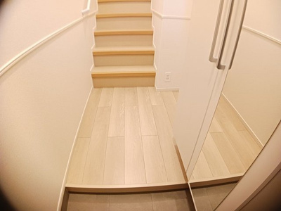 【玄関】 | メルヴェイユＢ