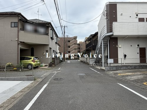 【前面道路含む現地写真】 | 【仲介手数料０円】相模原市中央区淵野辺本町4丁目1期　新築一戸建て　2号棟　全2棟 | 【仲介手数料０円】相模原市中央区淵野辺本町4丁目1期　新築一戸建て　全2棟