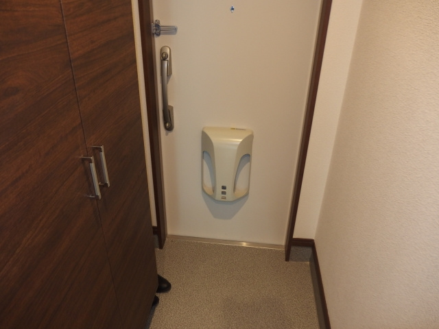 リーブル桃山の玄関