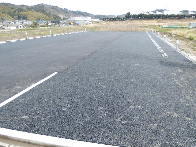 リーブル桃山の駐車場