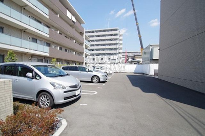 【駐車場】 | パラッツォ淵野辺Ⅱ | 敷地内駐車場完備