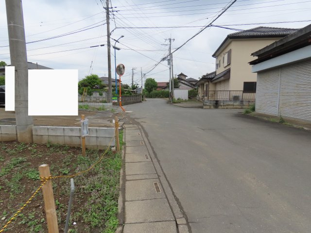 坂戸市北大塚売地の前面道路含む現地写真
