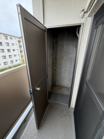 高倉台10団地44号棟のバルコニー