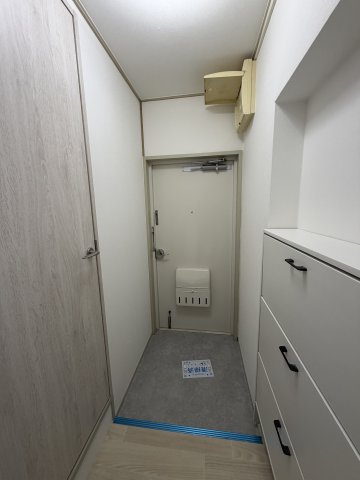 高倉台10団地44号棟の玄関