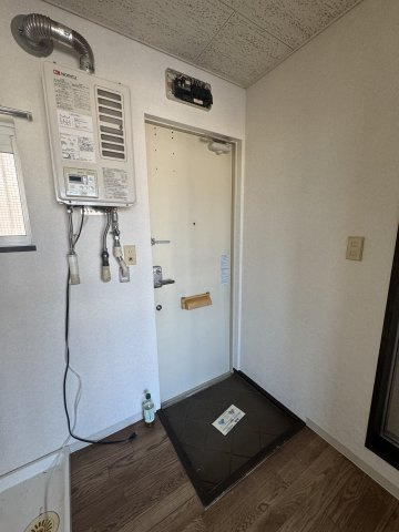 サニーハイツの玄関