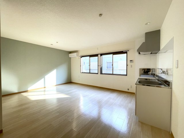 ライフタウニーB街区5号棟の居間・リビング
