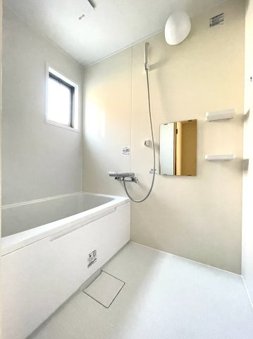 ライフタウニーB街区5号棟の浴室