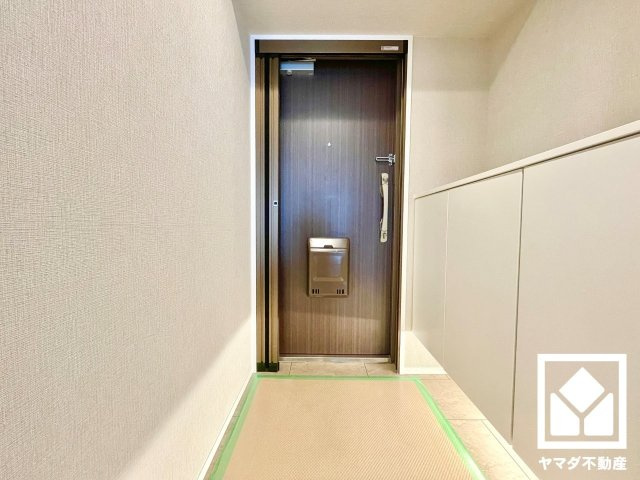 パルコート伏見桃山の玄関