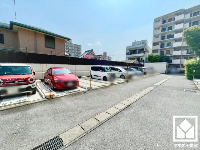 パルコート伏見桃山の駐車場
