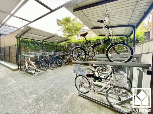 パルコート伏見桃山の駐輪場