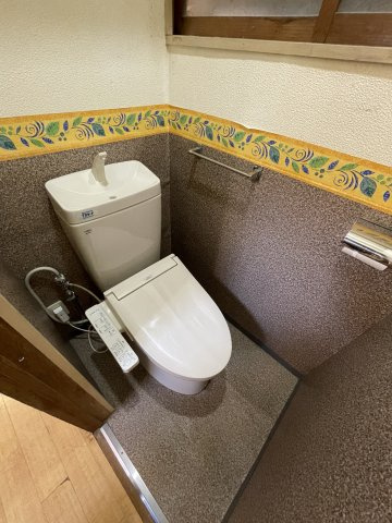 丸山町3丁目戸建のトイレ