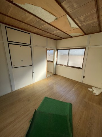 丸山町3丁目戸建の洋室