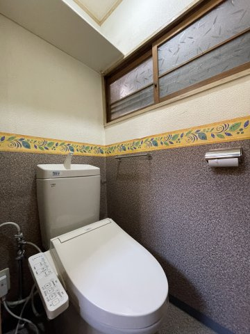 丸山町3丁目戸建のトイレ