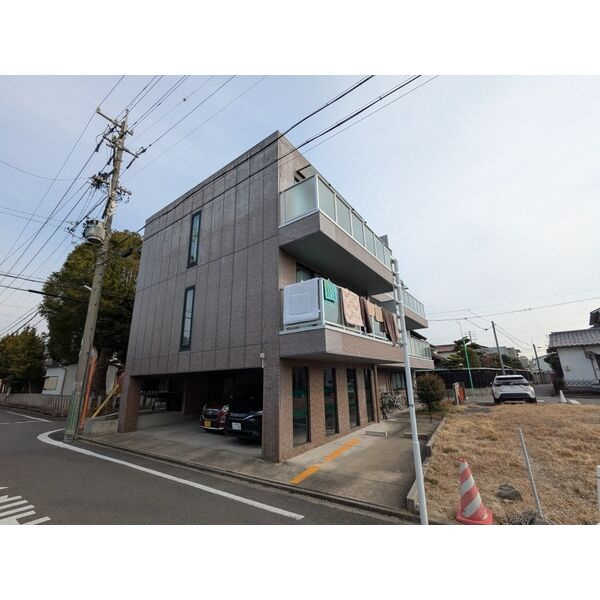 CASA F.R.　倉庫・ガレージの外観