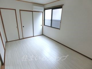 ファミールＨＩＲＯ　Ｂ棟の寝室|寝室にもエアコンあり