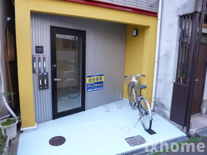 サテライト総持寺のエントランス|ゆとりのあるエントランスです