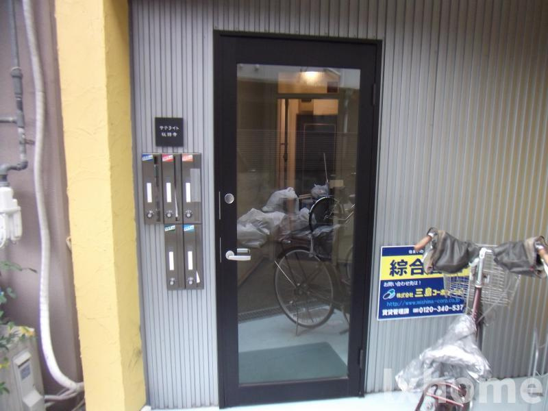 サテライト総持寺のロビー|落ち着いたロビーです