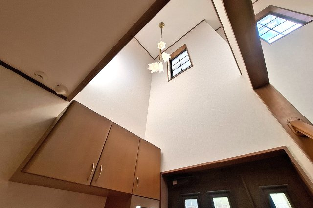 岸和田市尾生町5丁目の内装|吹抜け