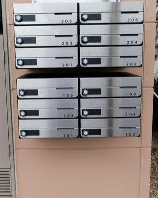 クレール小山のエントランス
