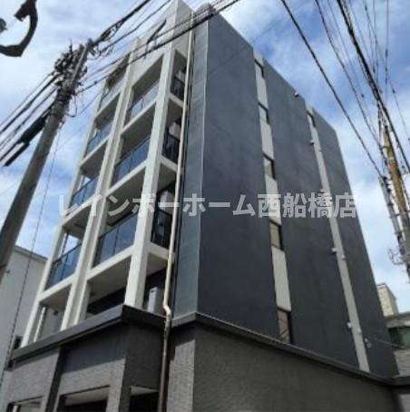 ピーニャ市川の外観