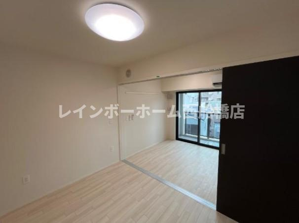 ピーニャ市川の居間・リビング